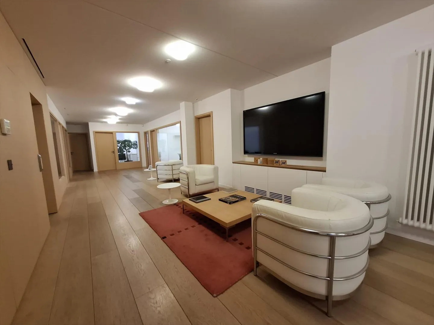 Office 10 rooms - Photo 2 of 9