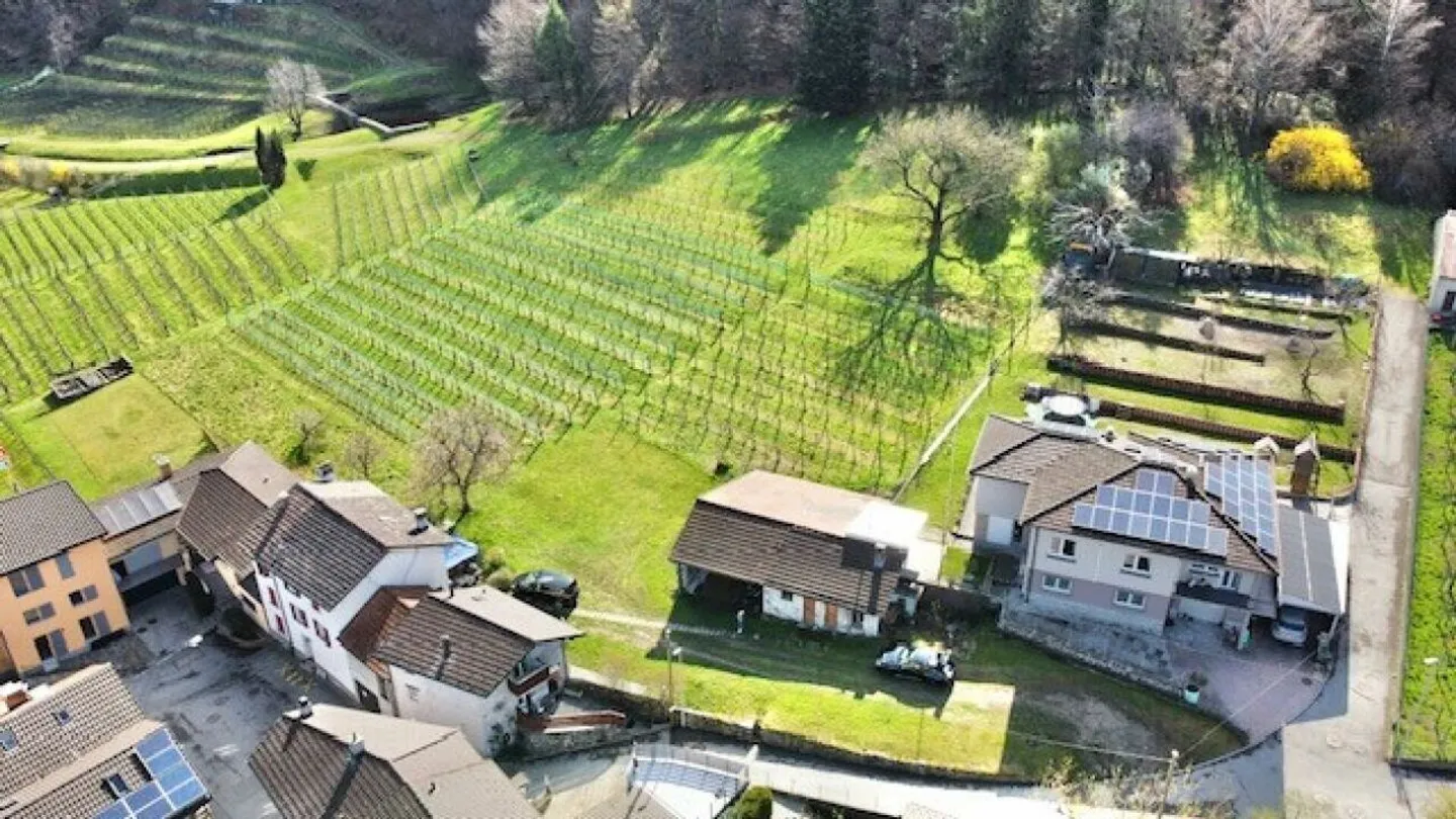 VENDESI A CAMORINO (NUCLEO) - TERRENO EDIFICABILE CON IMMOBILI - Foto 15 di 17