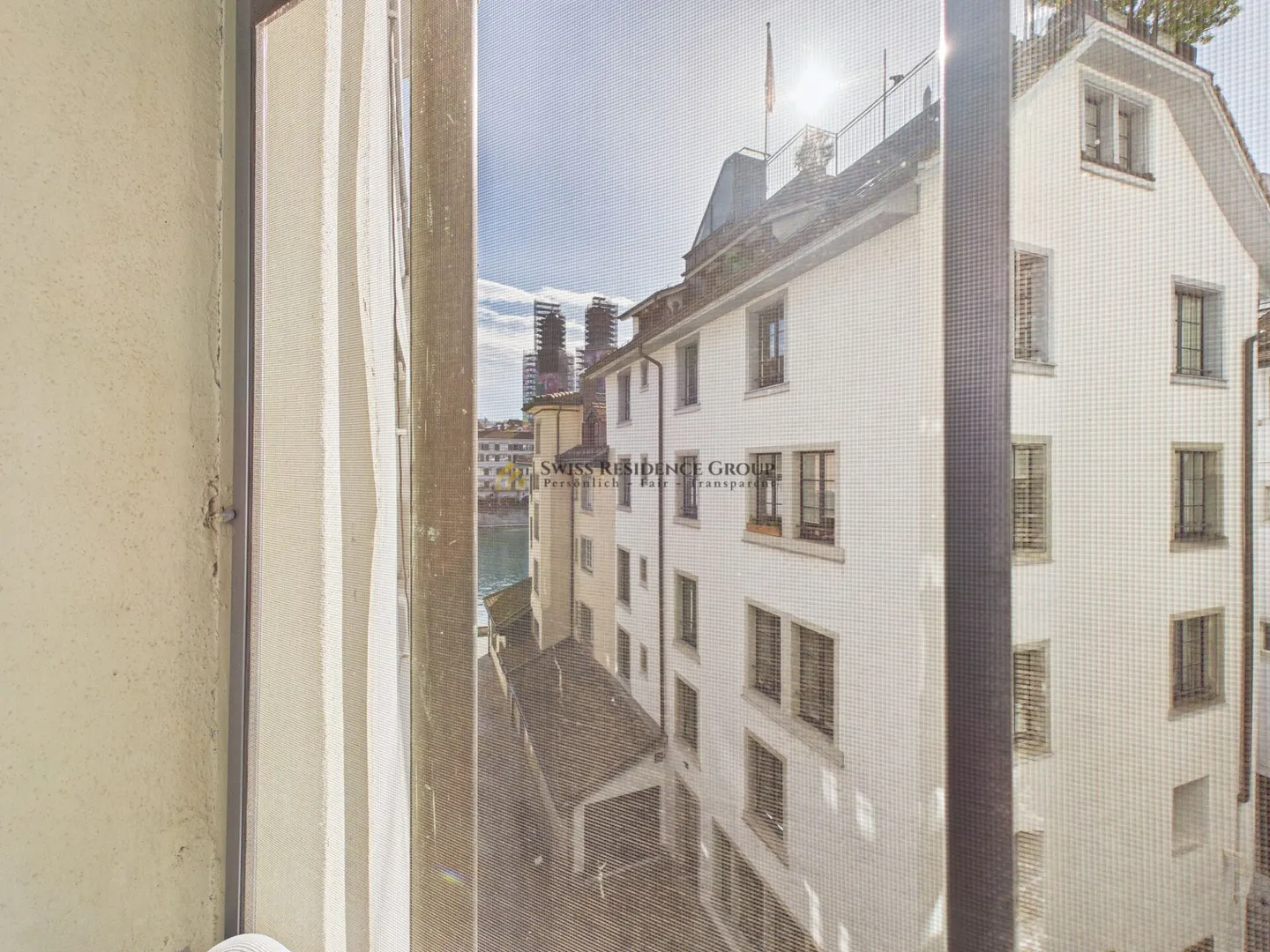 Appartement exclusif de 2,5 pièces avec vue sur le Grossmünster et la Limmat - Photo 14 sur 17
