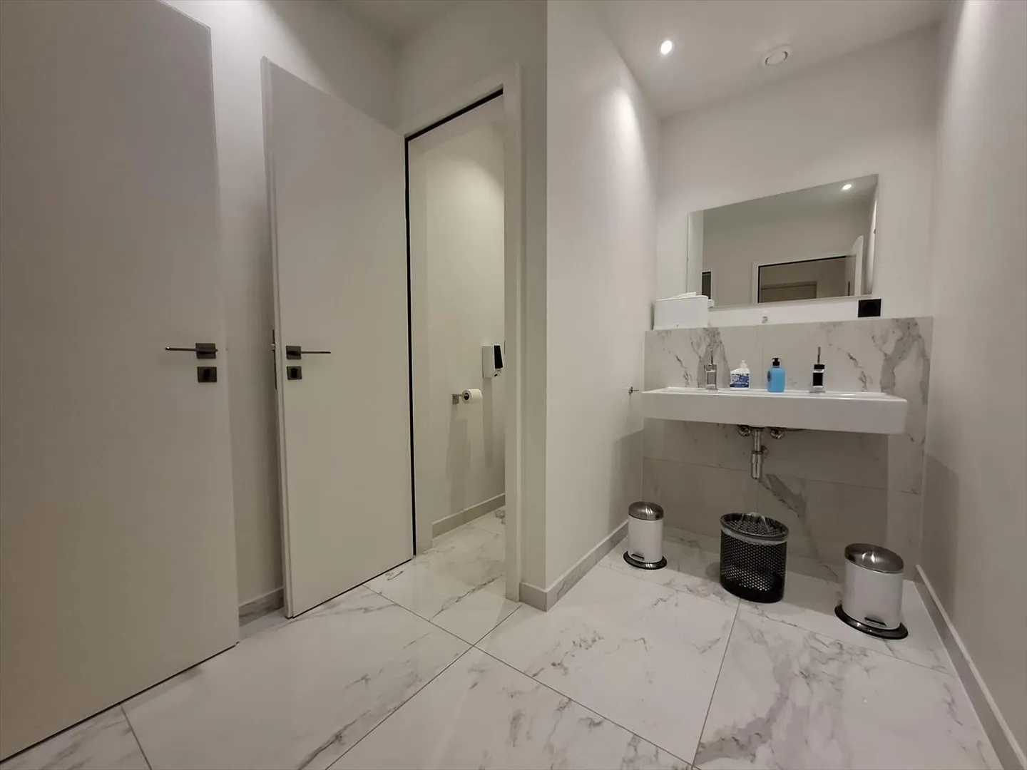 Office 10 rooms - Photo 9 of 9