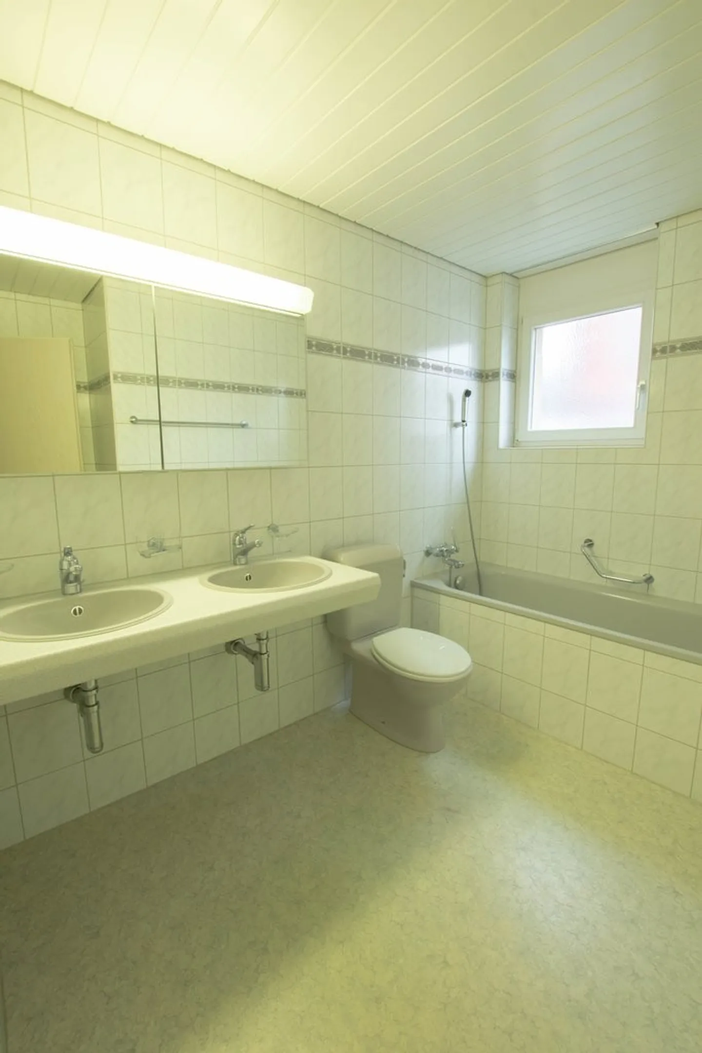 Belle appartement de 3,5 pièces avec salle de bricolage à louer ! - Photo 8 sur 11