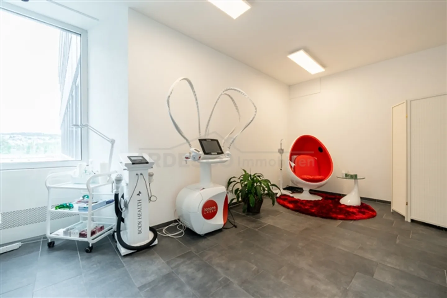 Individually Usable Spaces - Photo 4 of 10