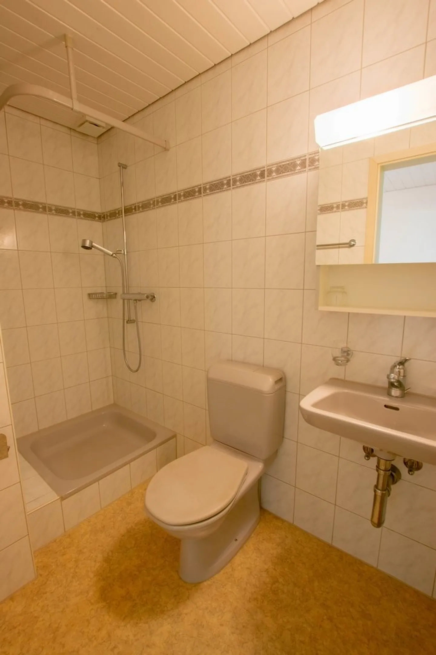 Belle appartement de 3,5 pièces avec salle de bricolage à louer ! - Photo 9 sur 11