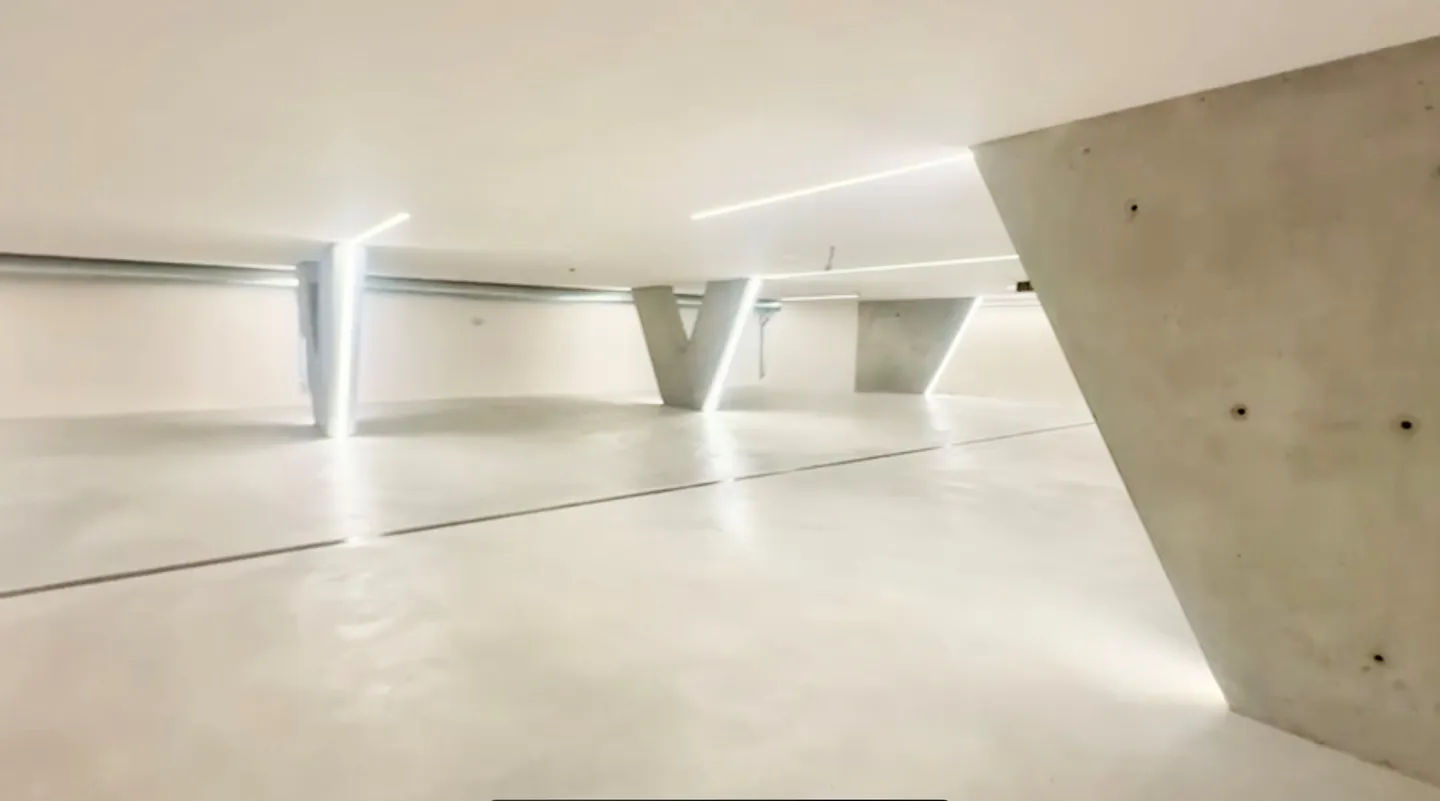 Nuova residenza prestigiosa direttamente sul Lago di Lugano con piscina all'aperto, giardino, spiaggia e molo privato - - Foto 9 di 10