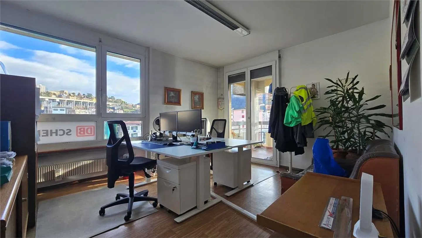 Büro/Wohnung in Chiasso - Foto 1 von 8