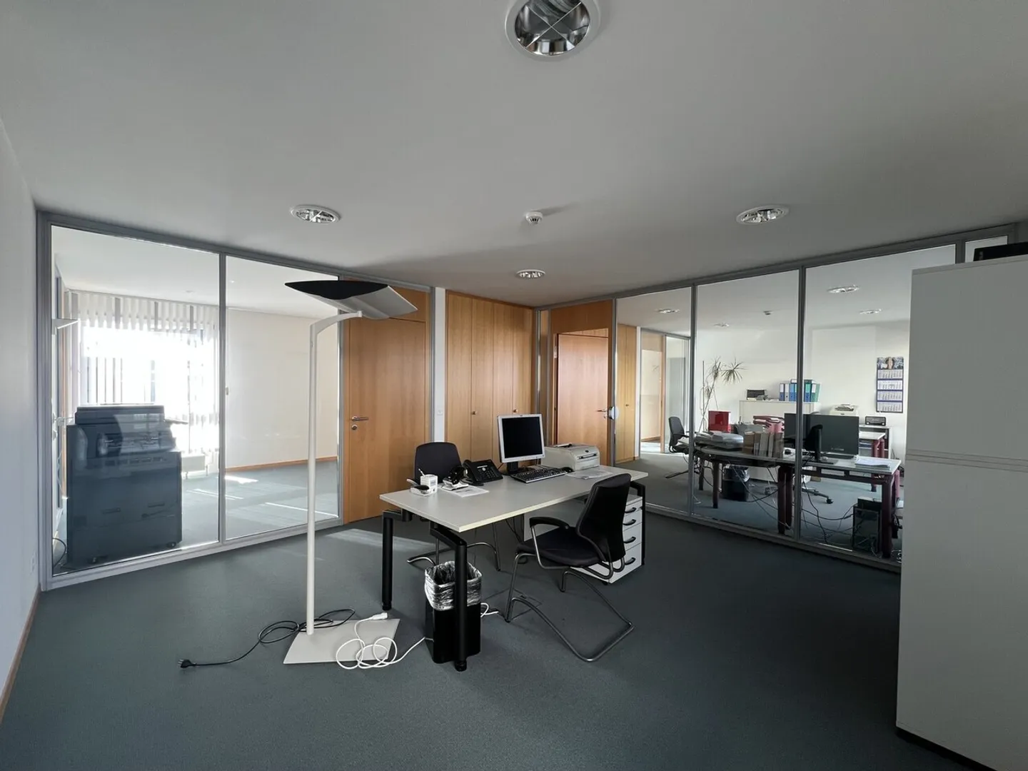 For rent - 124 m² office on the 4th floor, in the city center - Photo 3 of 6