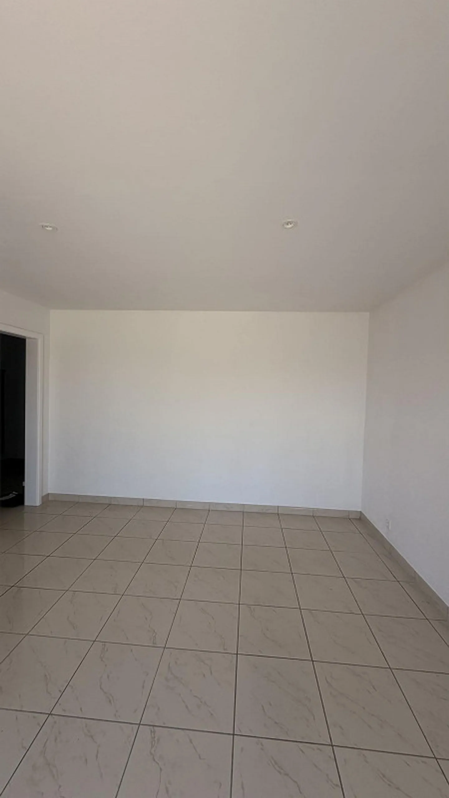 2.5 Room Apartment - Photo 4 of 11