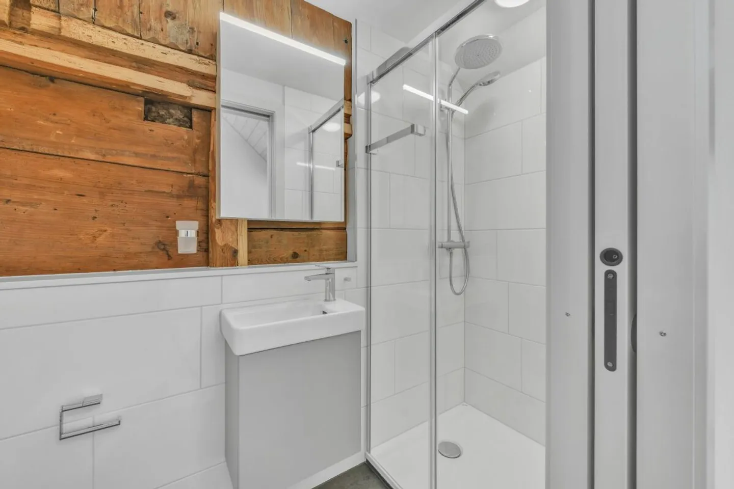 Einziehen und wohlfühlen: Charmanter 3.5-Zimmer-Hausteil, kernsaniert und bezugsbereit in Bazenheid - Foto 12 von 36