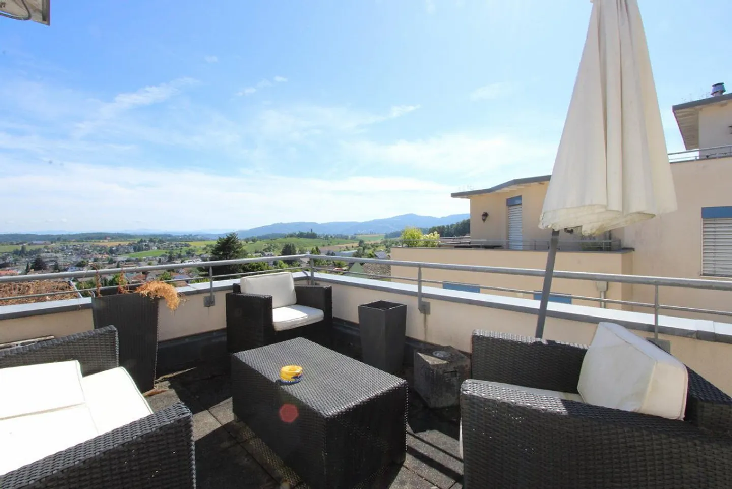 Cinq chambres, grande terrasse et vue de rêve ! - Photo 12 sur 15