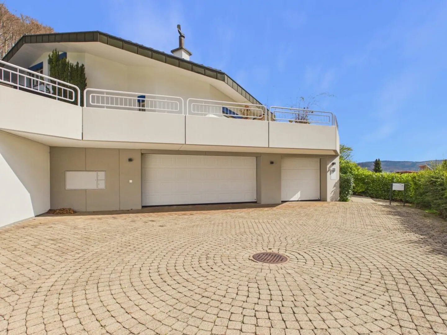 Luxury Villa with Unobstructed Views - Photo 3 of 30