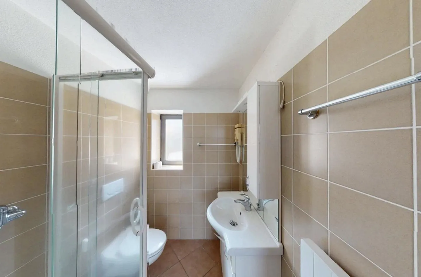 Propriété de rendement ! Immeuble multifamilial avec résidences principales et secondaires pour ... - Photo 13 sur 13
