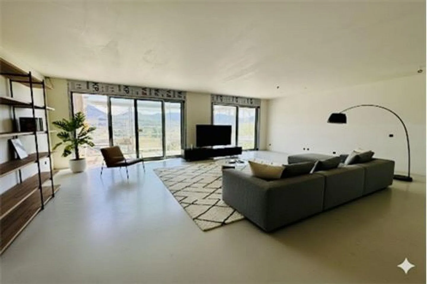 Duplex moderno con ufficio - Foto 6 di 10