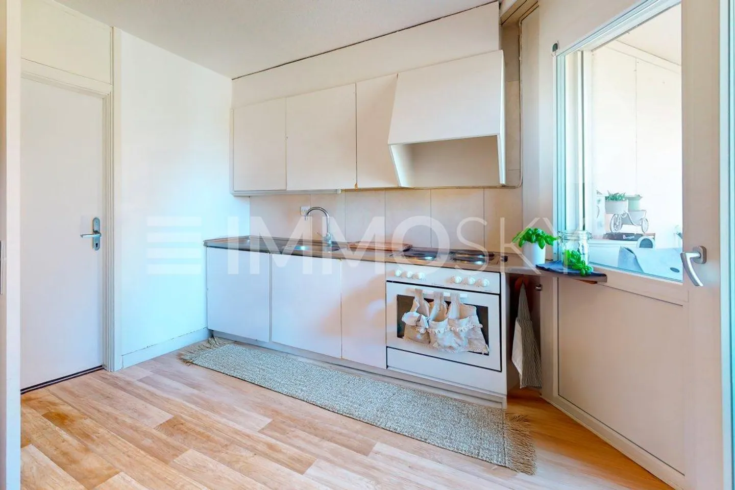 Comfort and absolute calm, just steps from amenities - Photo 1 of 5