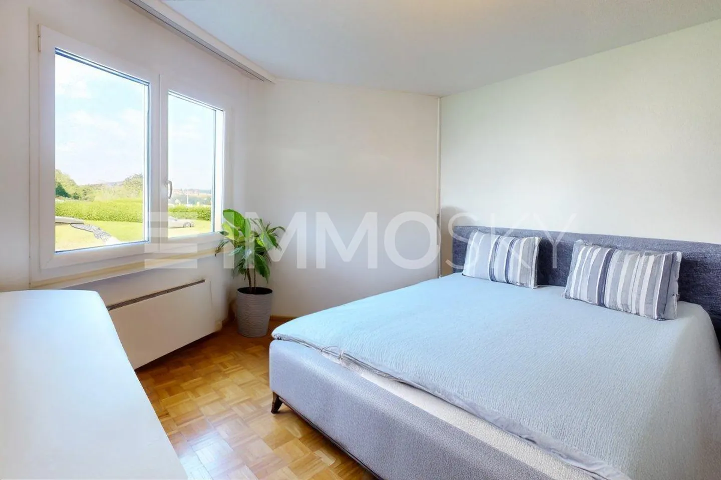 Comfort and absolute calm, just steps from amenities - Photo 2 of 5