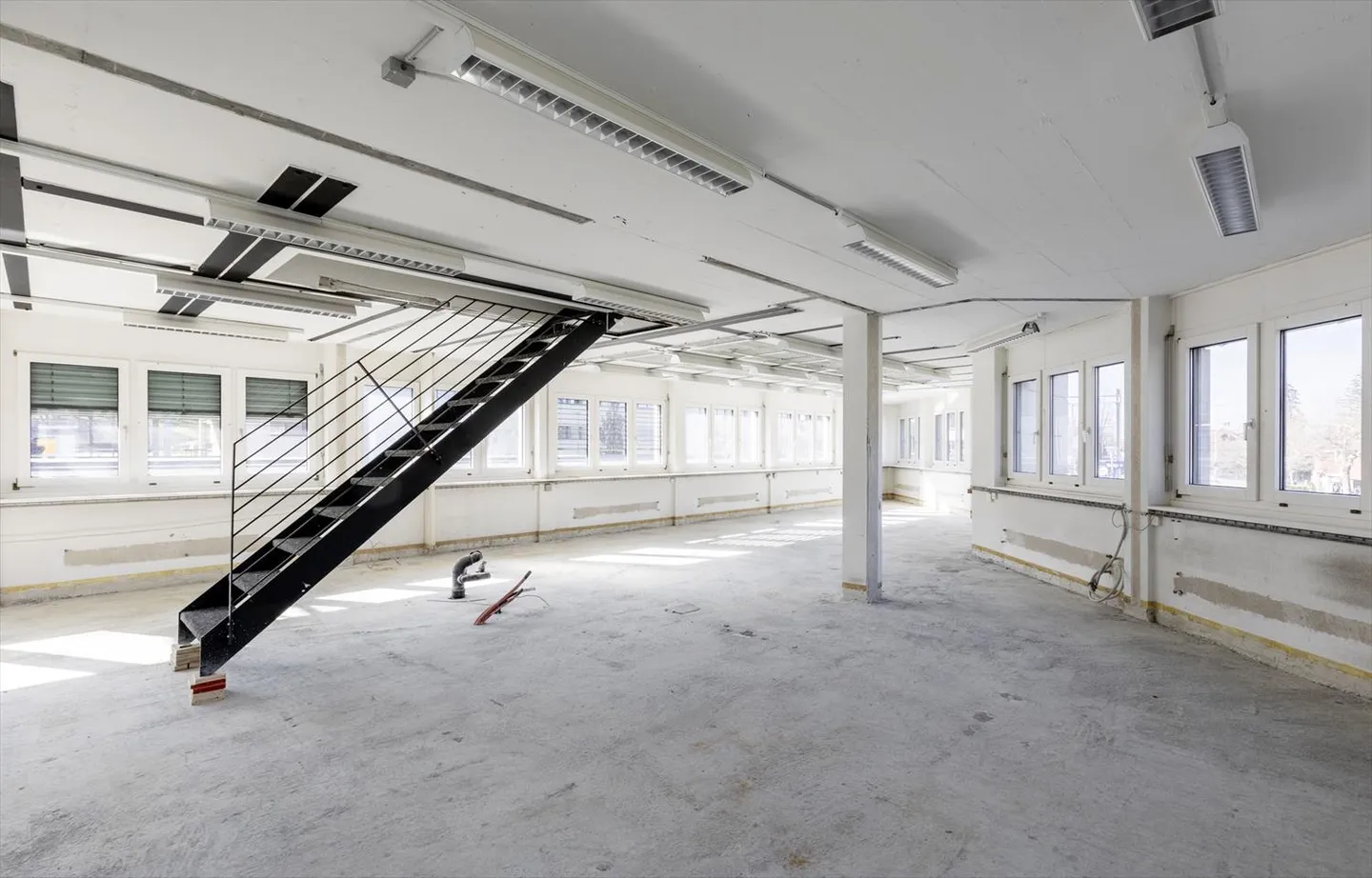 Top Location Attractive Office Space Directly at Belp Train Station - Photo 7 of 8