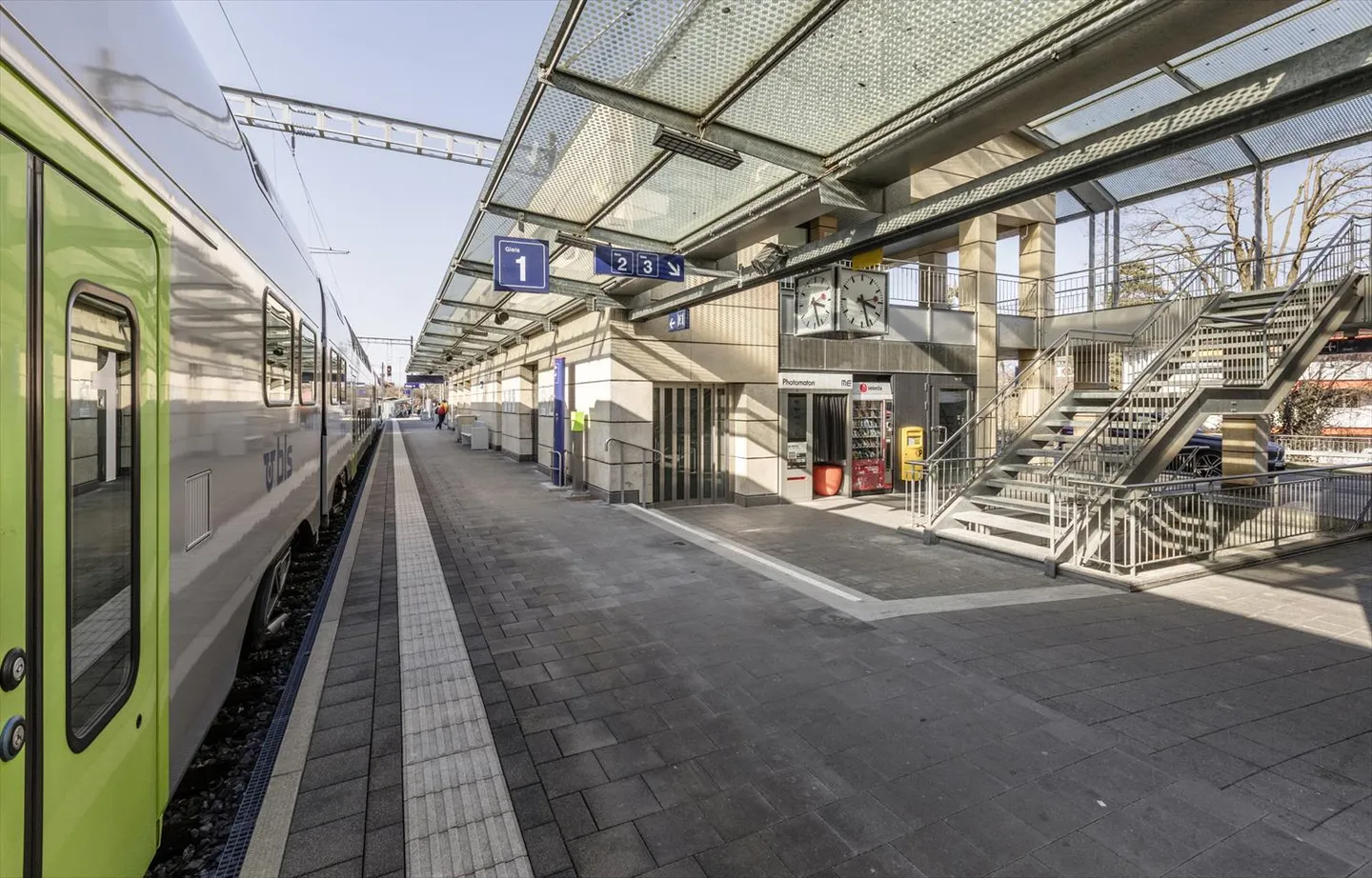 Top Location Attractive Office Space Directly at Belp Train Station - Photo 5 of 8