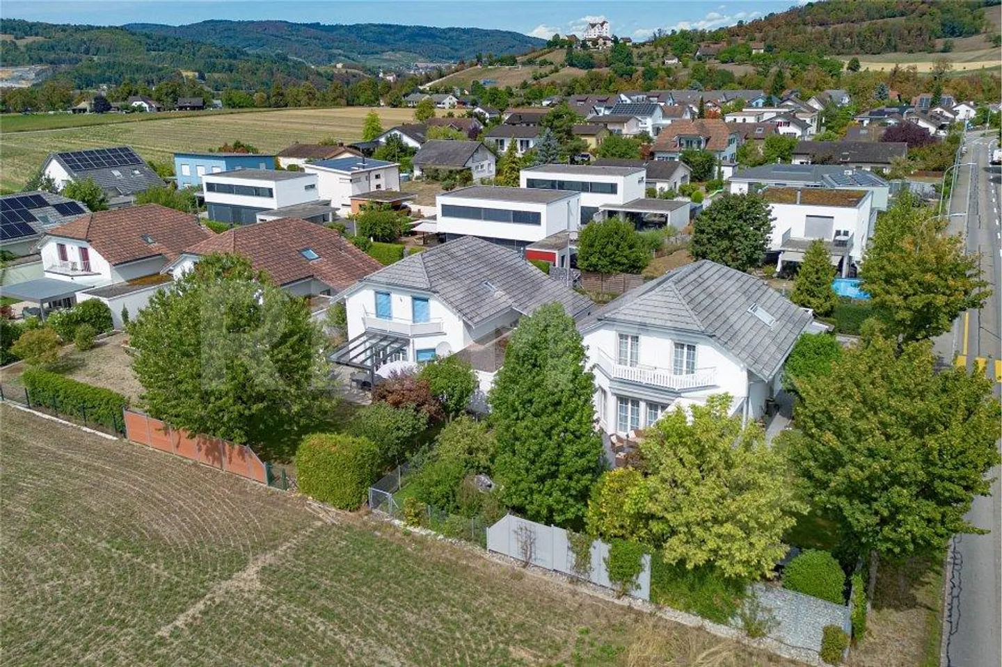 Arriver, se sentir bien et être chez soi, votre maison familiale dans un quartier calme... - Photo 3 sur 13