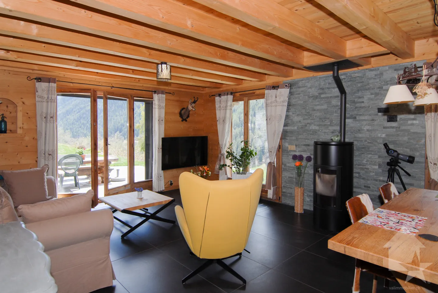 «Magnifique chalet au coeur des Alpes valaisannes» - Photo 2 sur 13