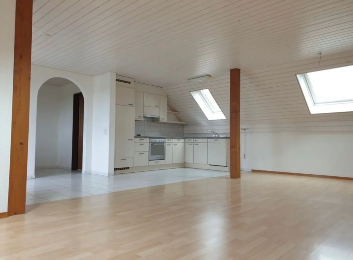 3.5 Room Apartment on the 2nd Floor - Photo 2 of 5