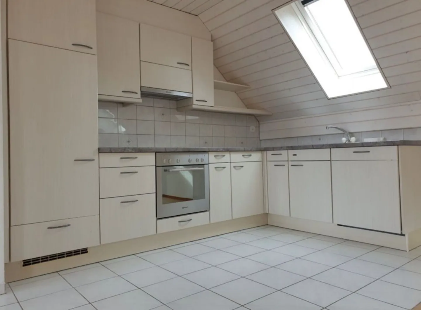 3.5 Room Apartment on the 2nd Floor - Photo 3 of 5