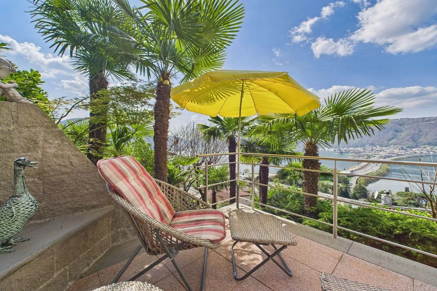 Bissone - A true gem with a 180° panoramic view - Photo 18 of 30