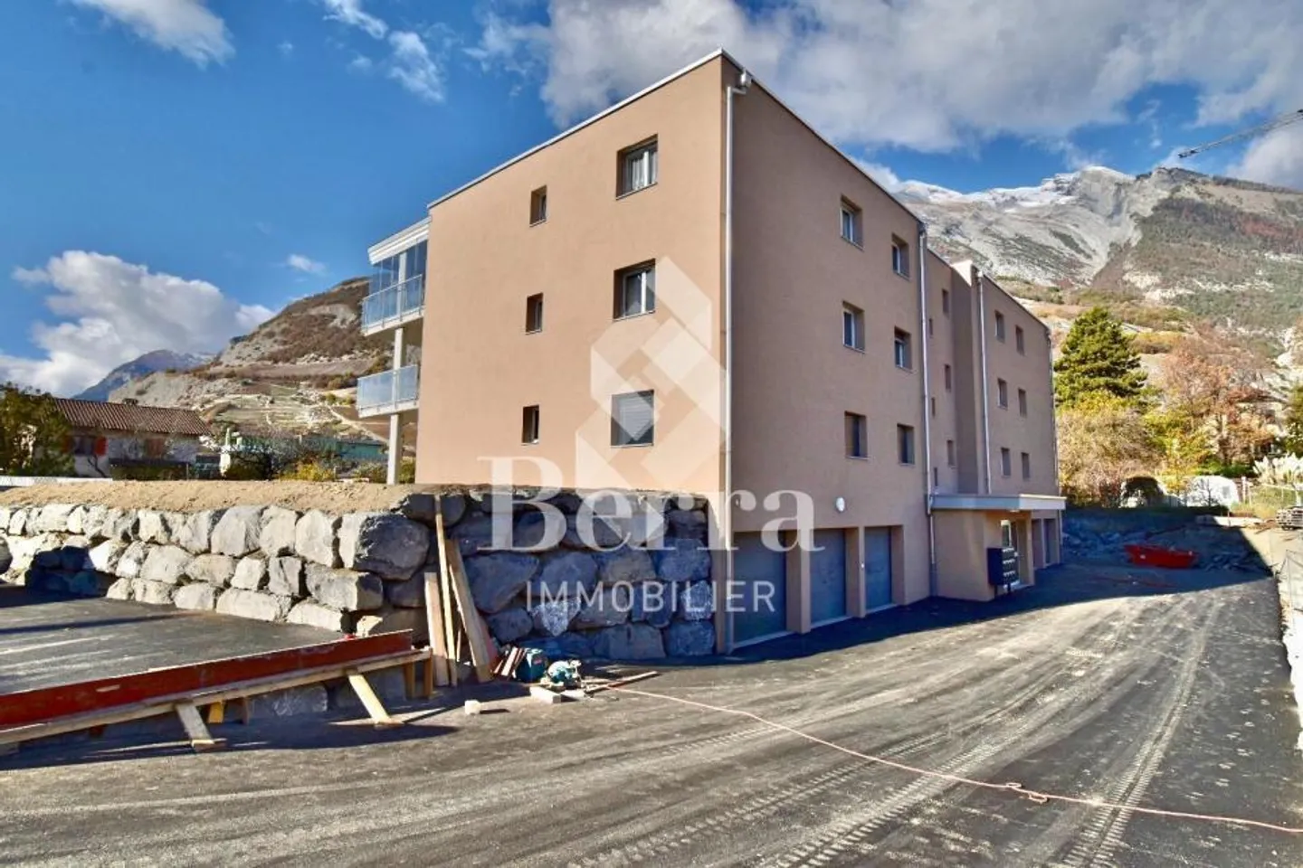 Charming Apartment in Ardon - Photo 7 of 8
