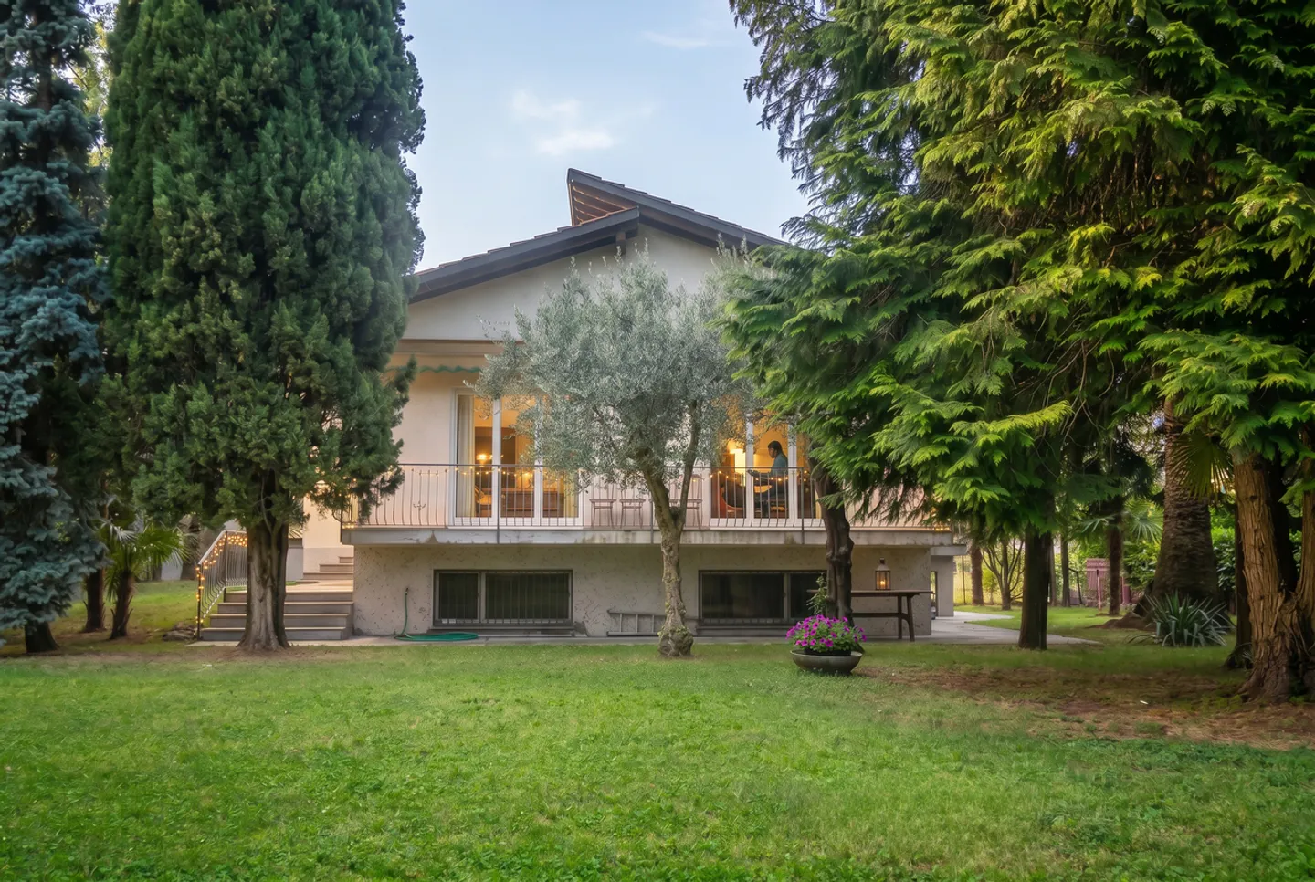 Une maison au design généreux et fonctionnel - Photo 1 sur 13