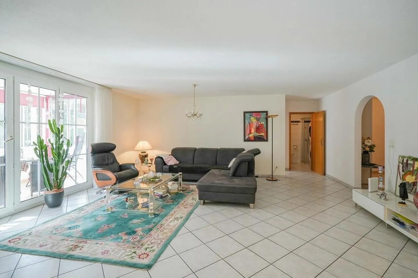 Well-maintained 4.5 room apartment in the village - Photo 3 of 13