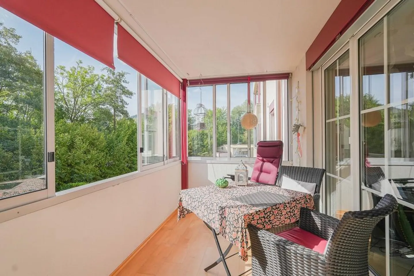 Well-maintained 4.5 room apartment in the village - Photo 5 of 13