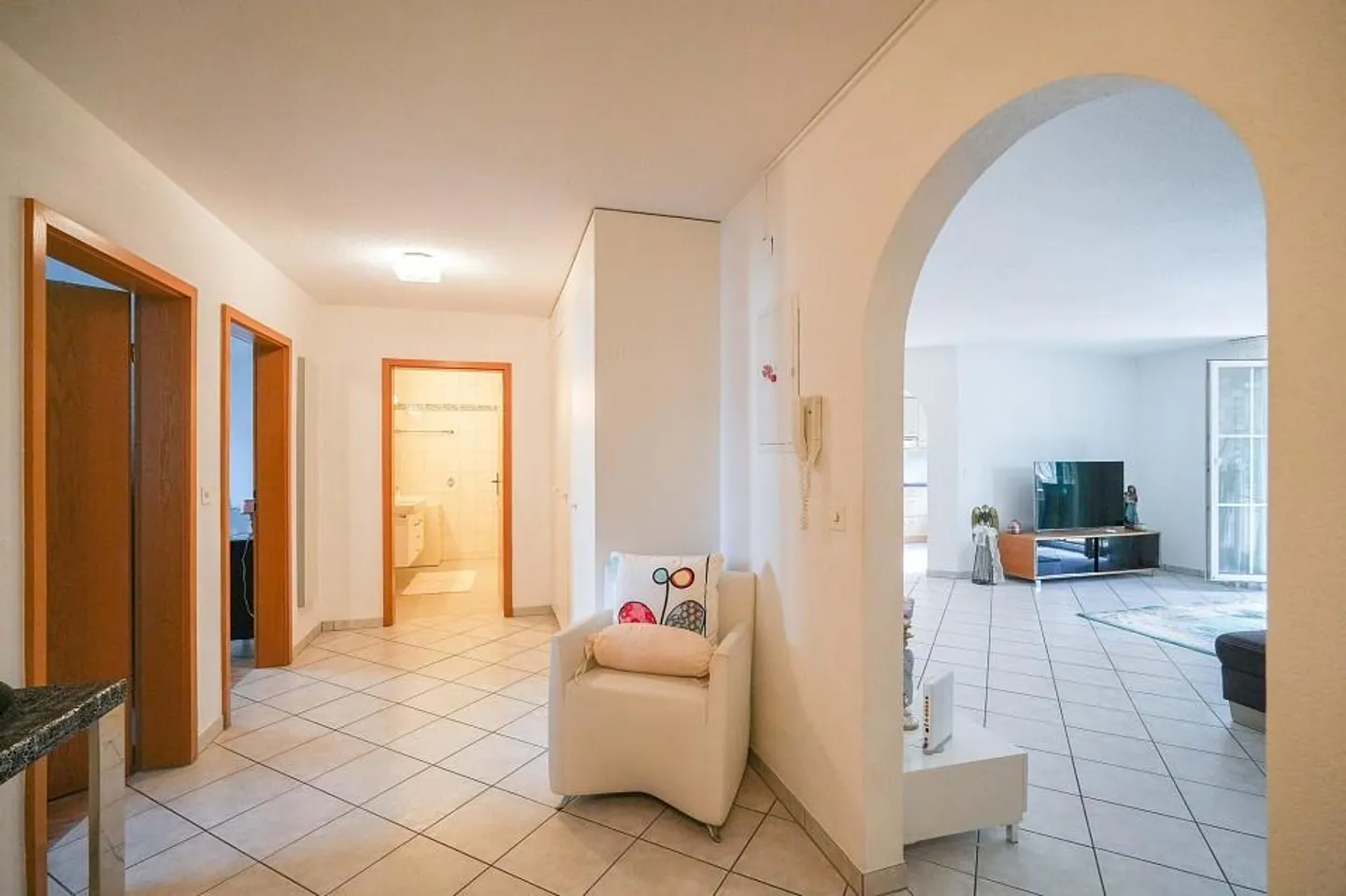 Well-maintained 4.5 room apartment in the village - Photo 11 of 13