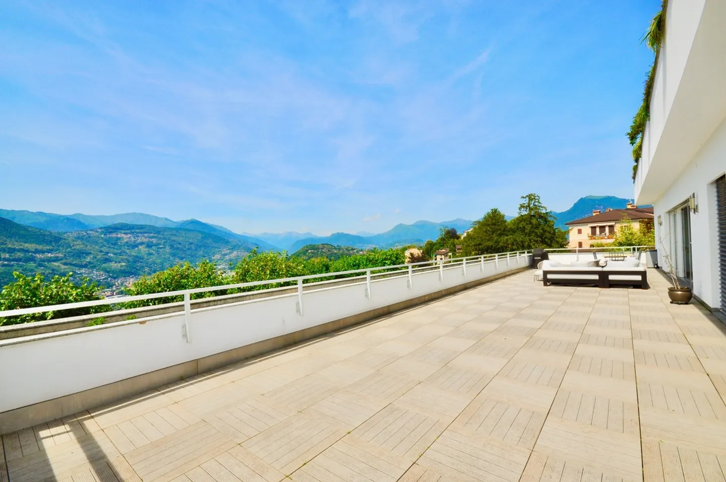 Appartamento di Lusso con Terrazza - Foto 2 di 24