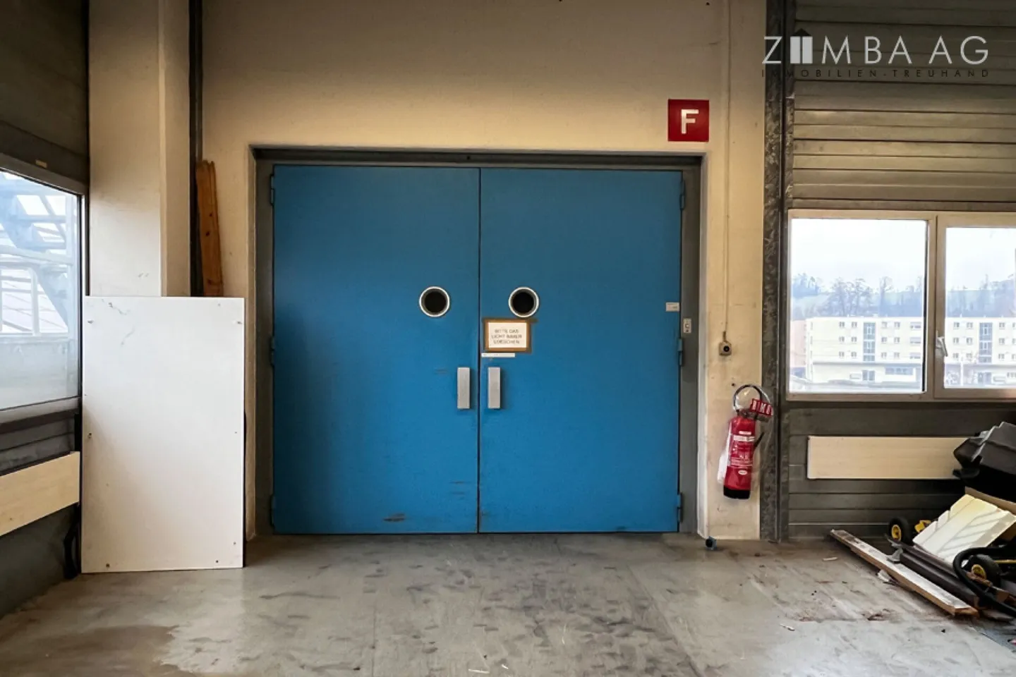 Entrepôt avec Bureau - Photo 5 sur 8