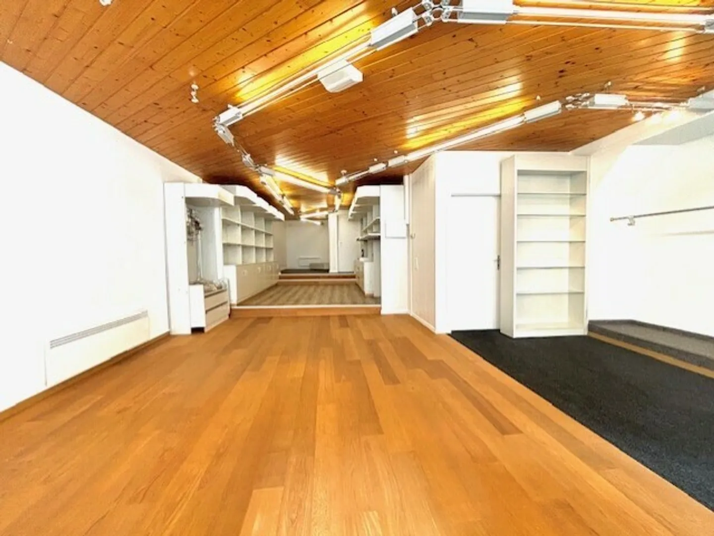 CENTRALE 18-20, Commercial space in the heart of the city - Photo 1 of 7