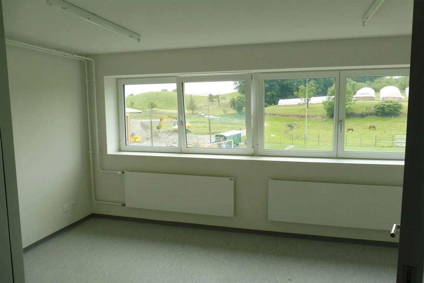 Kleinbüro / Firmensitz / Atelier 15m2 [DG] - Office - Foto 1 von 3