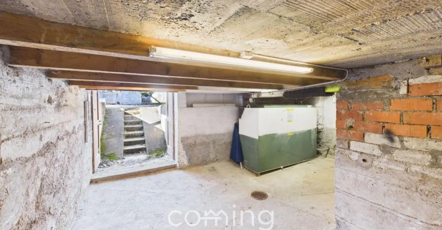 Versatile Commercial Property - Photo 7 of 13