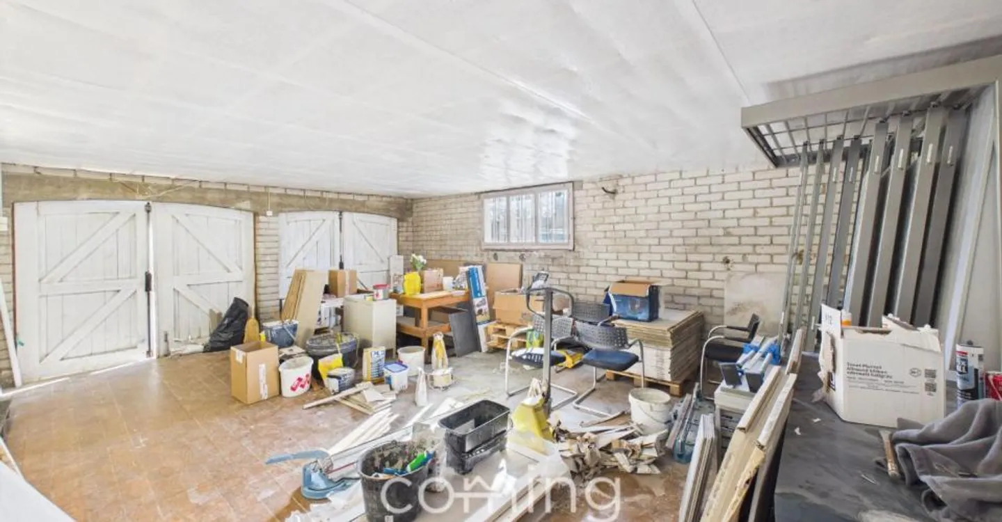 Versatile Commercial Property - Photo 8 of 13