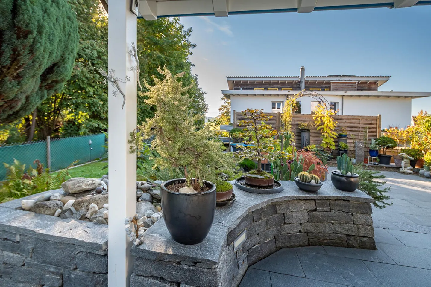 Well-kept semi-detached house with idyllic garden - Photo 18 of 23
