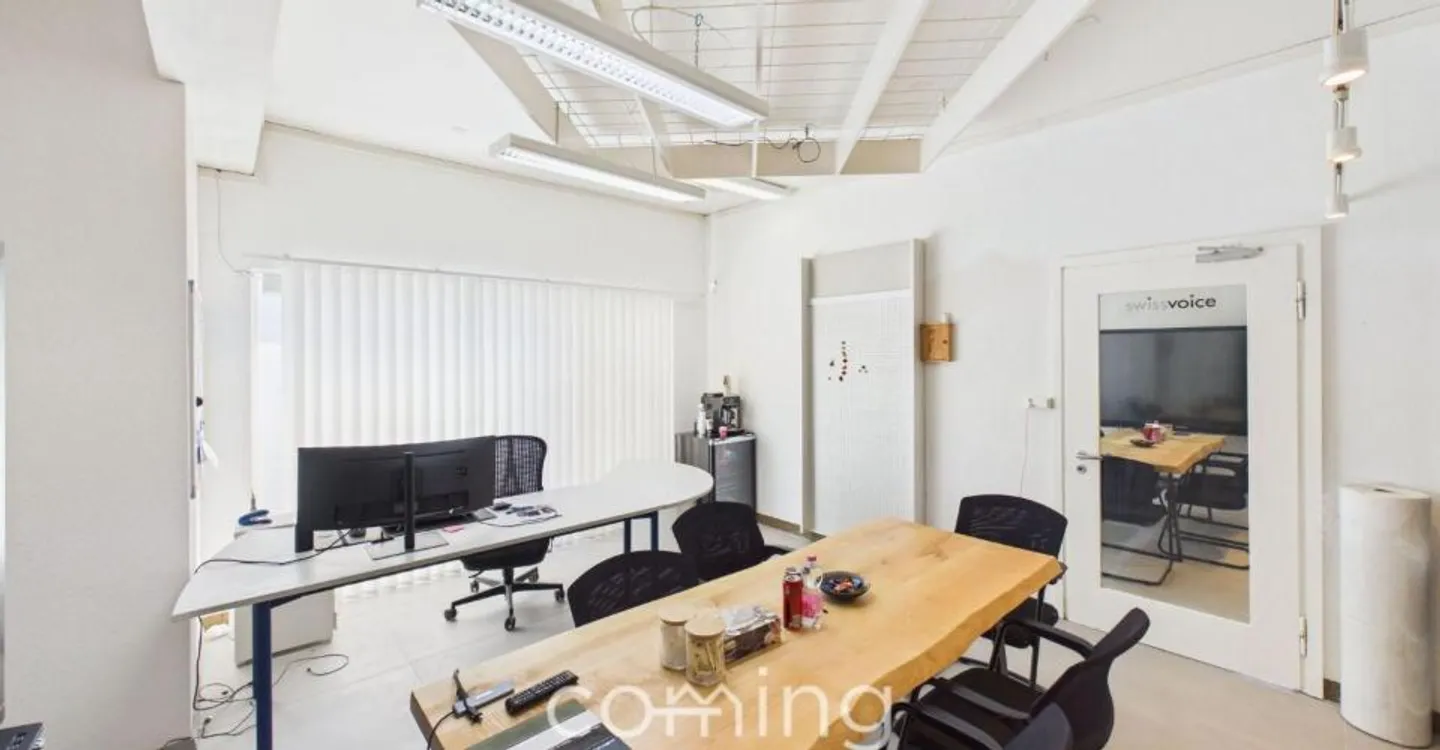Versatile Commercial Property - Photo 3 of 13