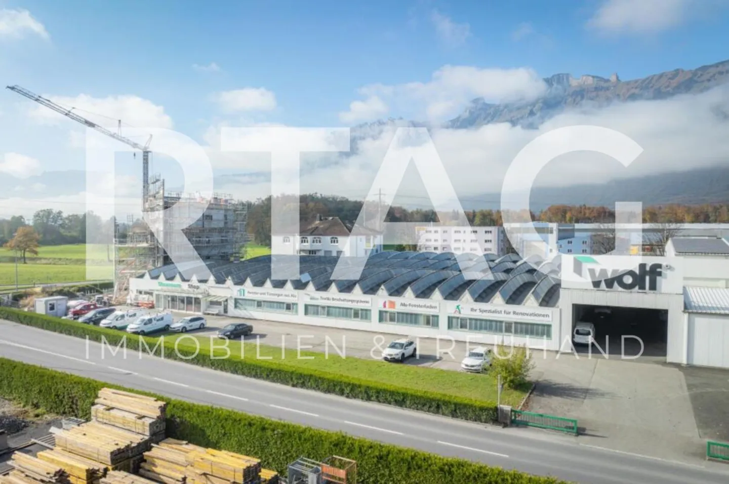 Uffici e spazi di stoccaggio - Foto 1 di 8