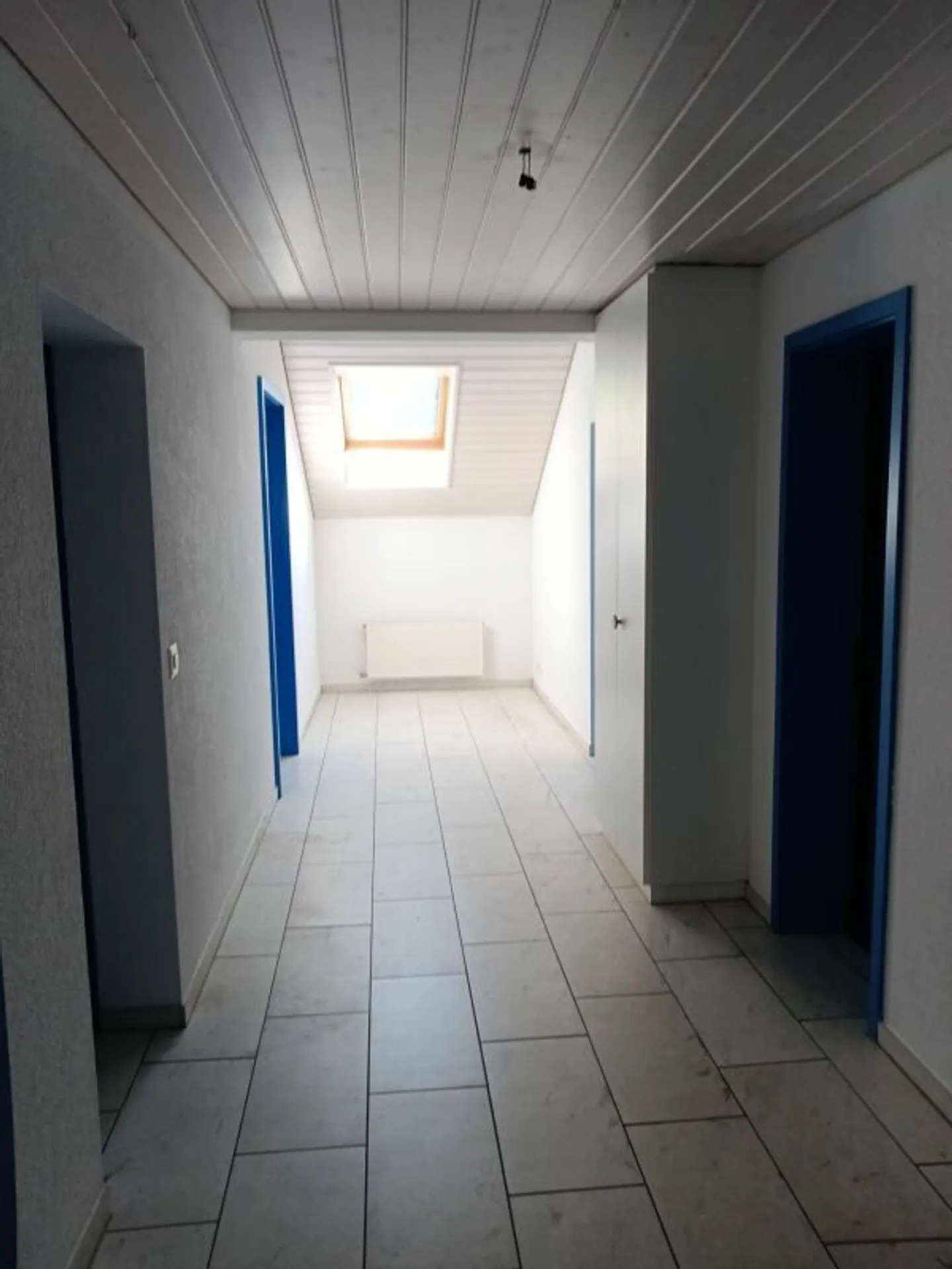 5.5 Room Apartment - Plenty of Space! - Photo 2 of 9