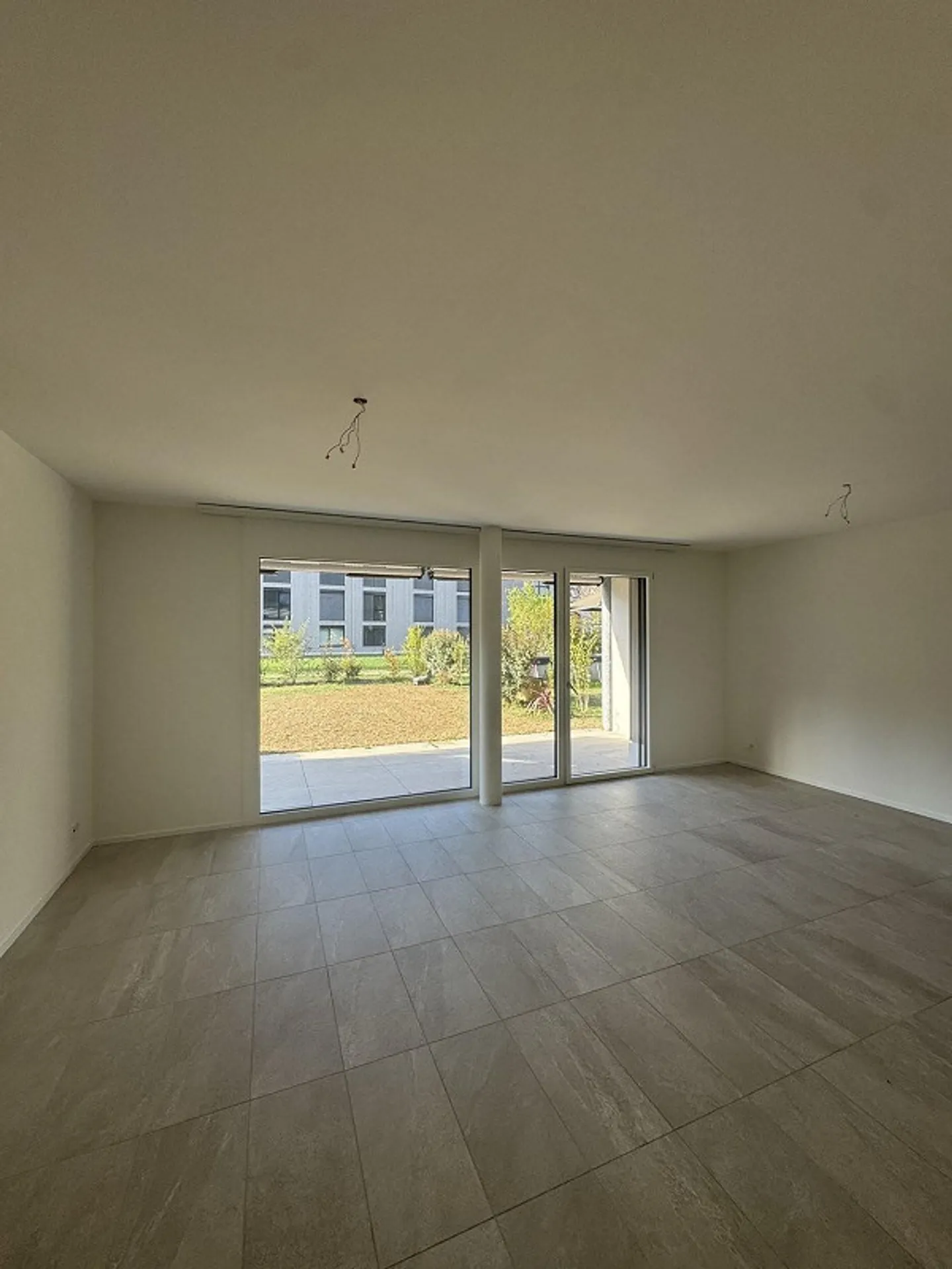 Modern 2.5 room apartment for rent - Photo 4 of 13