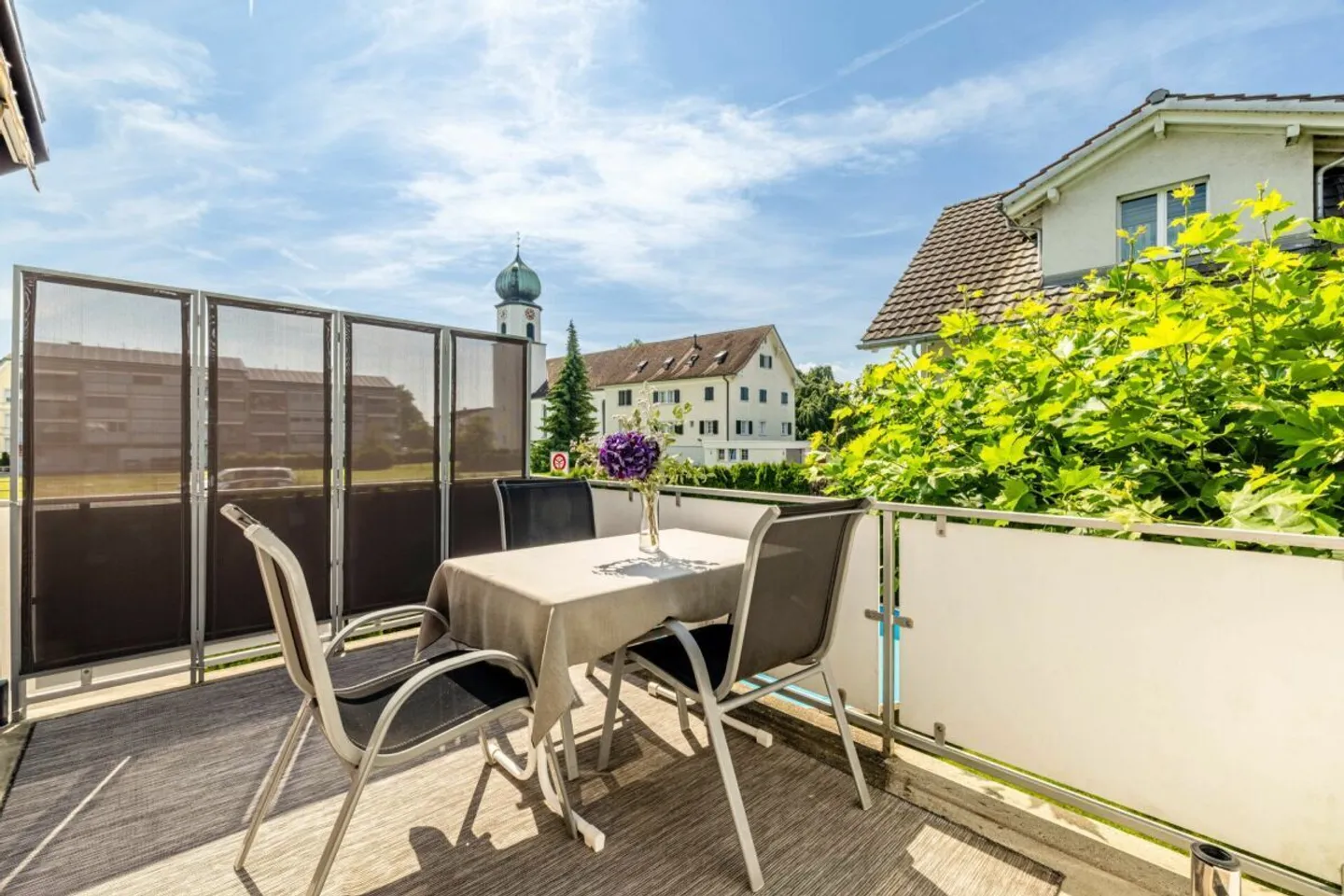 Elegante casa unifamiliare di 7,5 stanze con piscina, giardino idilliaco e due balconi vicino al lago! - Foto 11 di 13