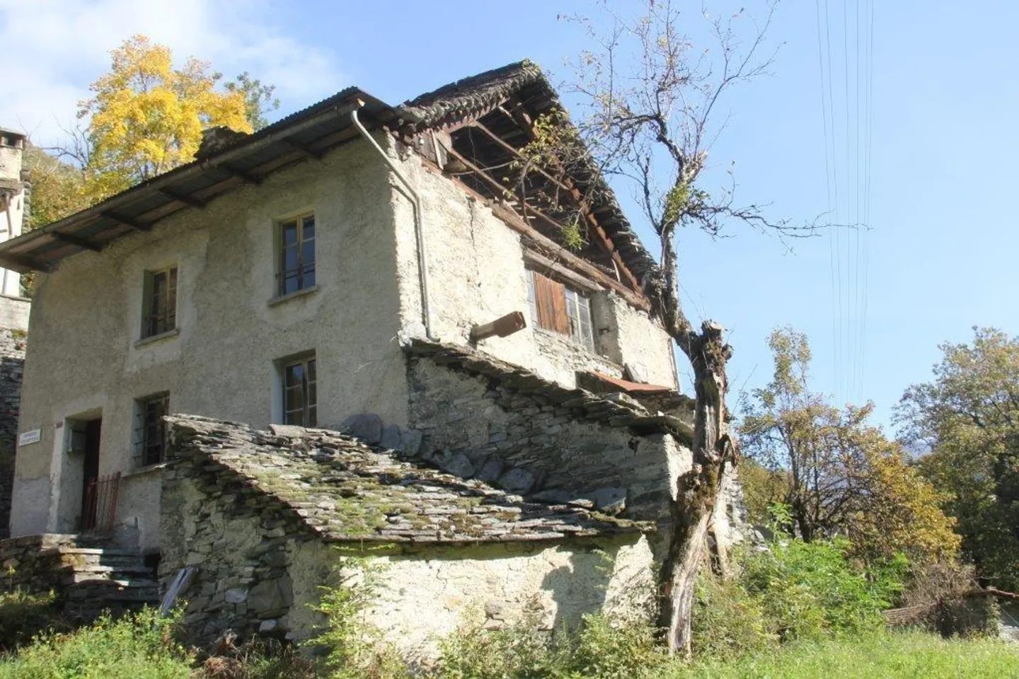 Grande rustico/casa con posteggi e terreno - Foto 3 di 16
