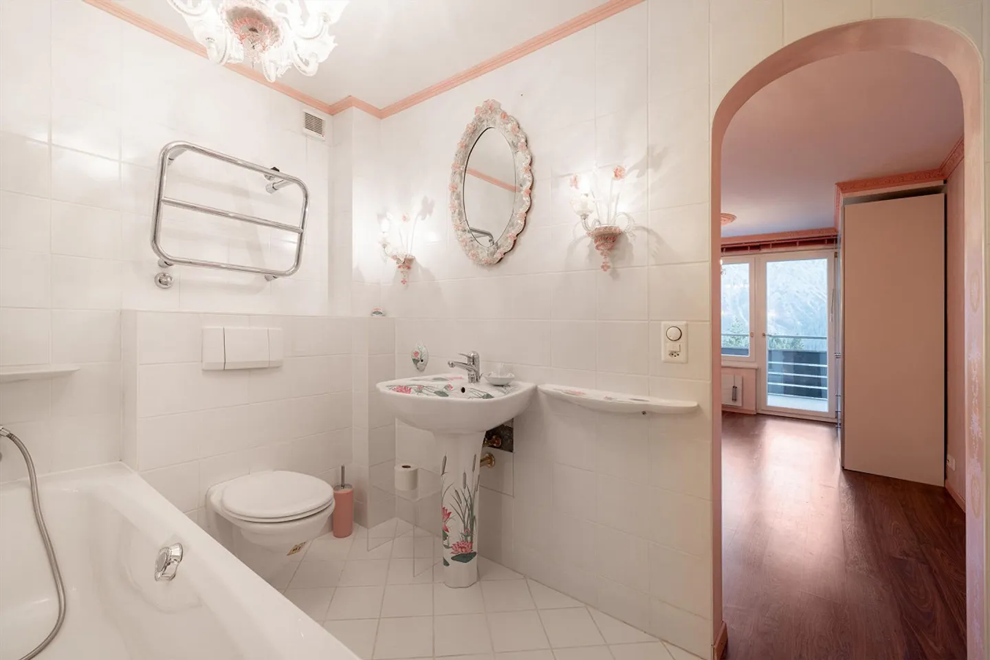 Appartamento 2.5 locali con due balconi, sole e vista montagna - Arosa - Foto 12 di 17