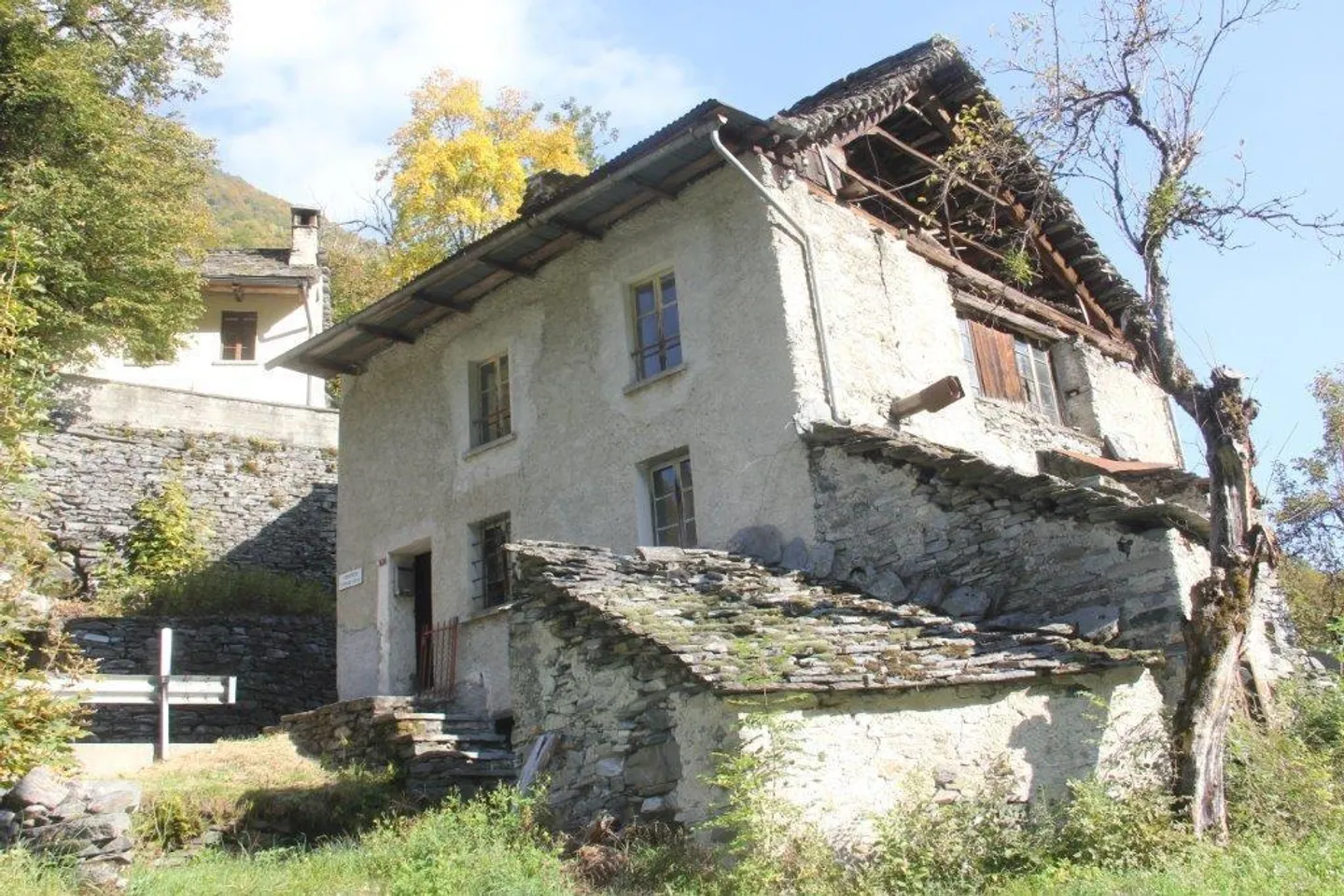 Grande rustico/casa con posteggi e terreno - Foto 4 di 16