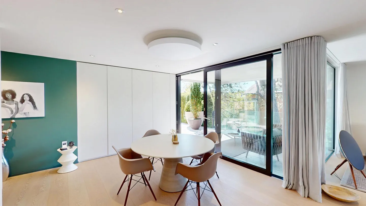 Exclusive 2.5-room garden apartment in the best location of Bottmingen Beautiful living with winter garden - Photo 3 of 10