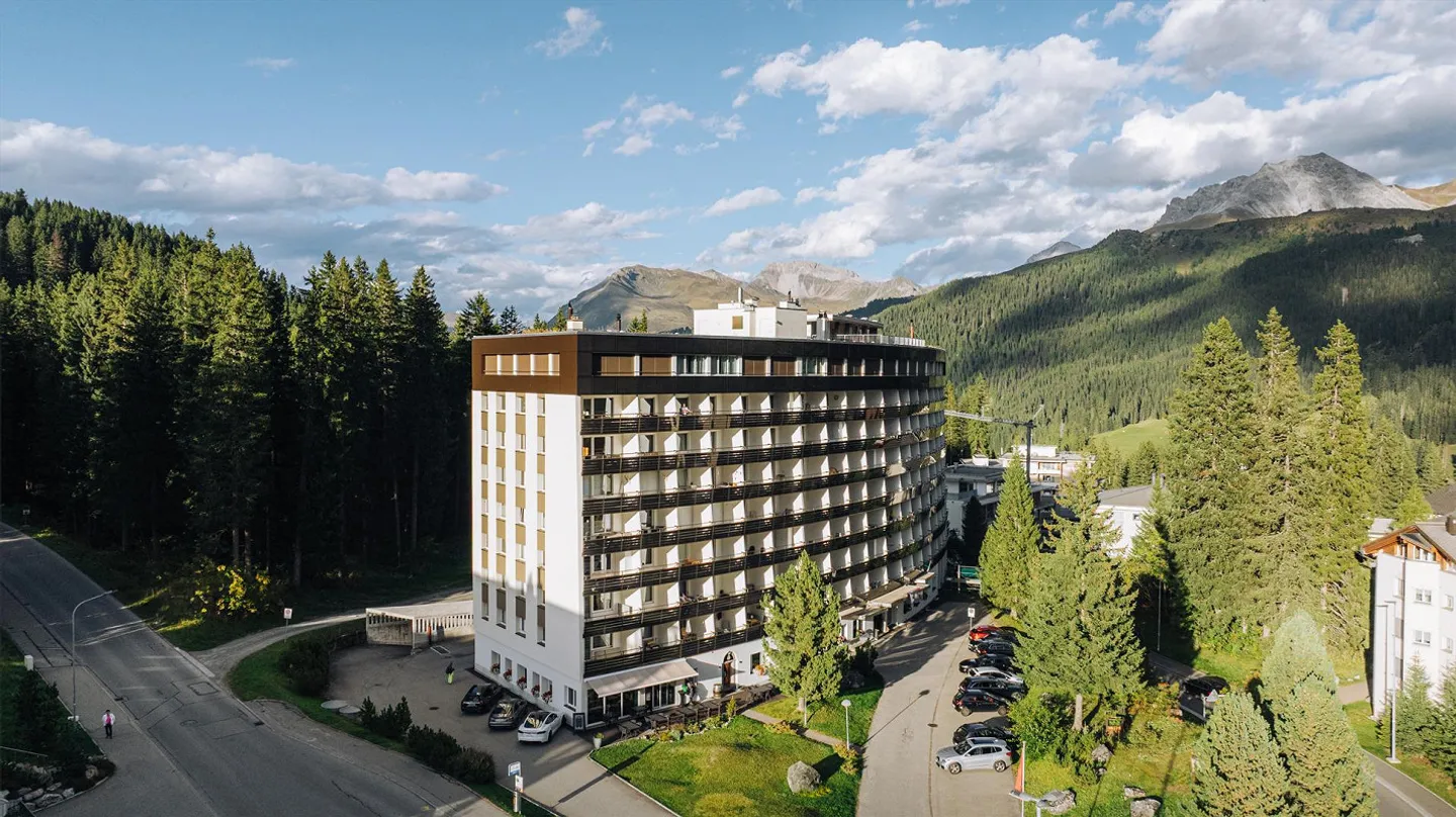 Appartamento 2.5 locali con due balconi, sole e vista montagna - Arosa - Foto 15 di 17