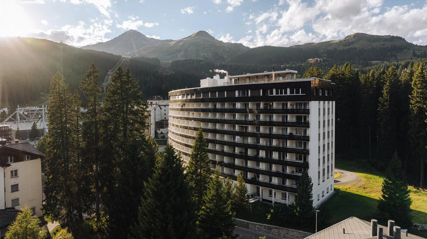 Appartamento 2.5 locali con due balconi, sole e vista montagna - Arosa - Foto 16 di 17