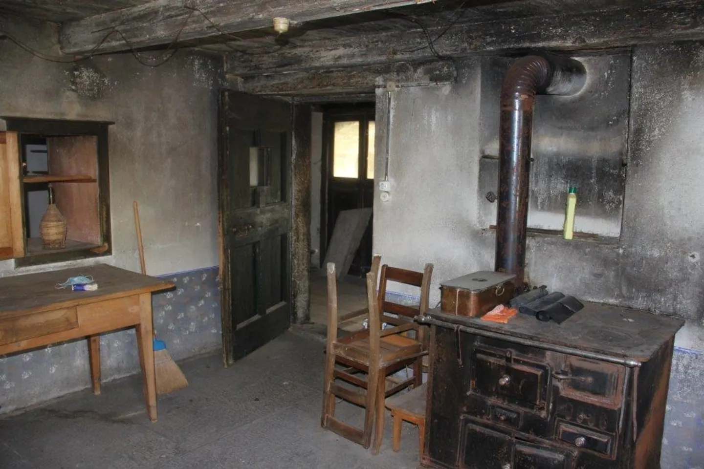 Grande rustico/casa con posteggi e terreno - Foto 6 di 16