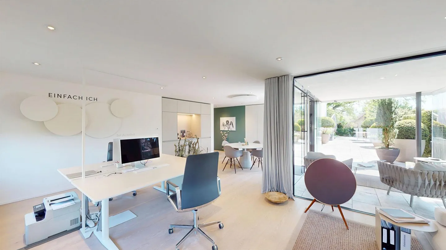 Exclusive 2.5-room garden apartment in the best location of Bottmingen Beautiful living with winter garden - Photo 5 of 10